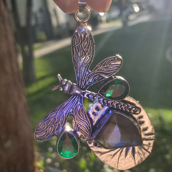 New Labradorite and Diopside Silver Dragonfly Pendant. - Picture 9 of 16
